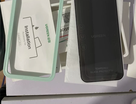 绿联iPhone12全屏防窥钢化膜，平时用...