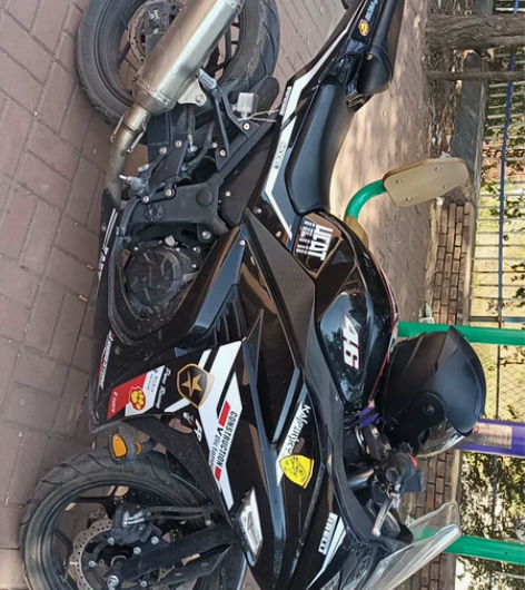 国威牌小忍者，单杠250上学不骑了 感兴趣...