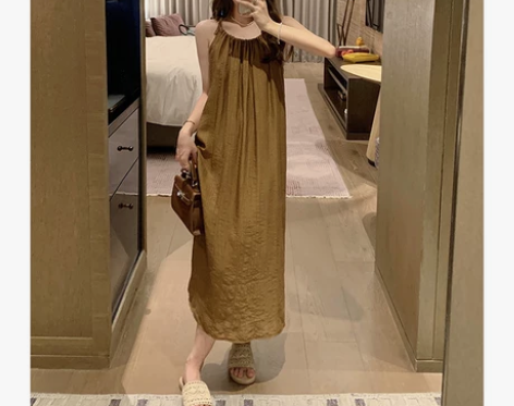 法式复古挂脖吊带连衣裙女夏季2022新款c...