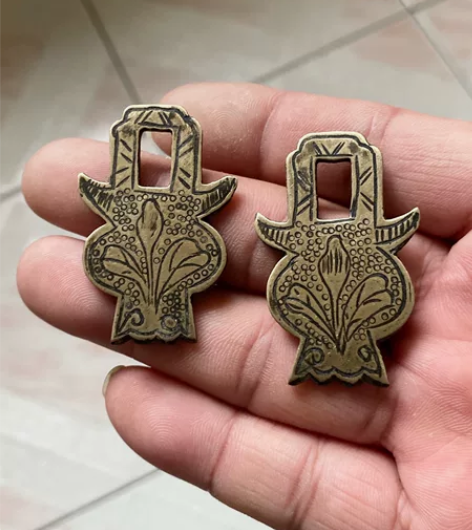 老物件,老铜花篮刻画拉手三对,品相完整,无...