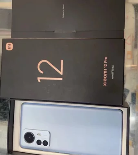 小米12pro，12+256g新机啥样它啥...