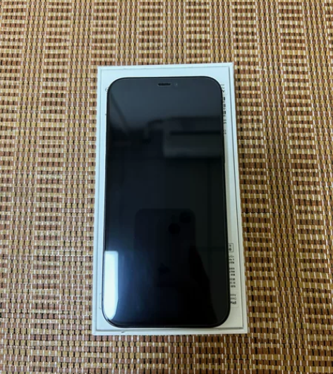 苹果12,256g 新旧程度有点小磕...