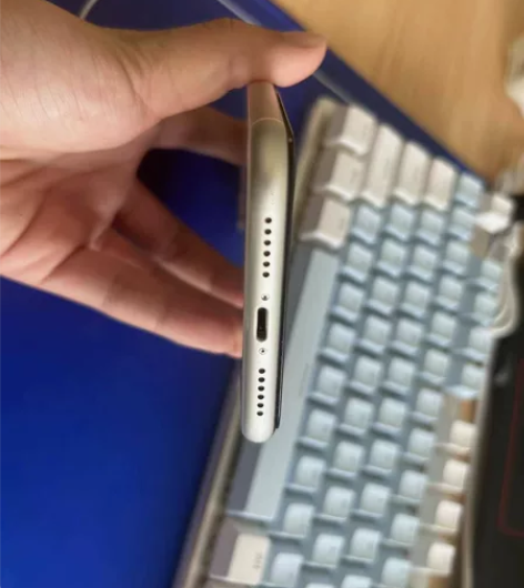 白色苹果11 国行128g  无拆无修 电...