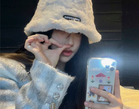 白色毛毛渔夫帽子女秋冬2021新款加绒保