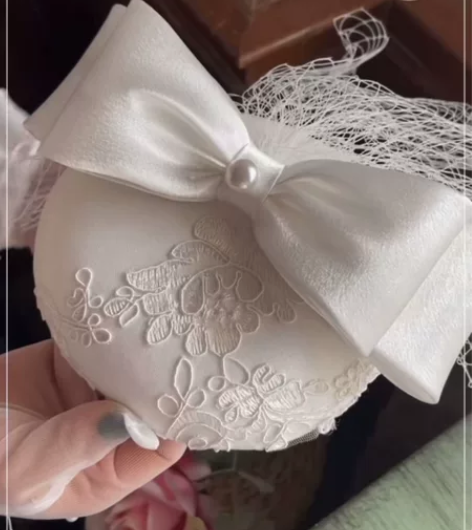 法式复古缎面白色简约网纱优雅领证登记旅拍轻...