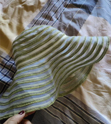 草帽,百货公司买的,质量不错,30一顶,两...