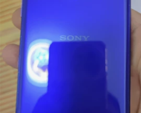 出售索尼Xperia1手机一台，屏幕有轻微...