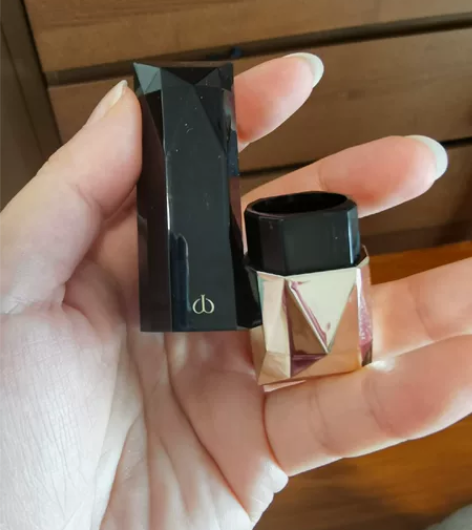 cpb口红壳，买口红时单独买芯即可，有轻微...