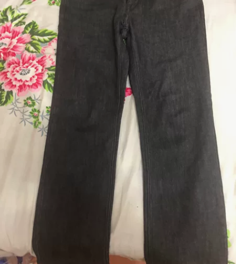 黑灰色牛仔裤 外贸买的 只穿过两次 98新...