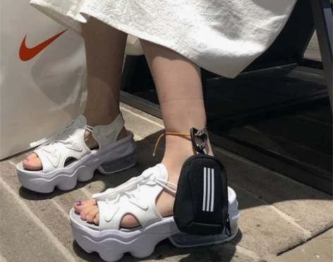 NIKE AIRMAX KOKO SAND...