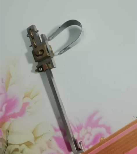 二胡变调千斤,九九新!一百八买的! 感兴趣...