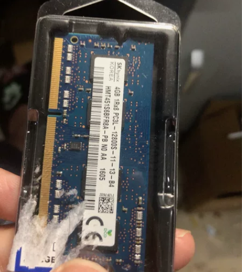 海力士DDR3l 4G的，新买电脑直接换了...