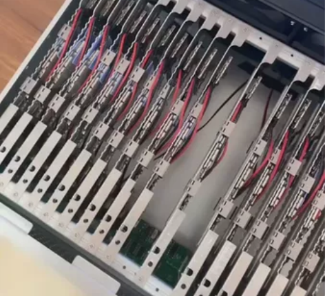 游戏g机。20块主板投屏运作。单主板10_...