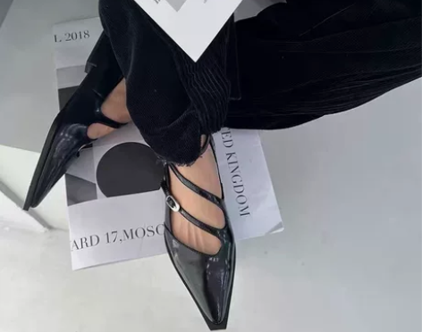 春季新款不规则尖头斜口平底单鞋女法式设计感...