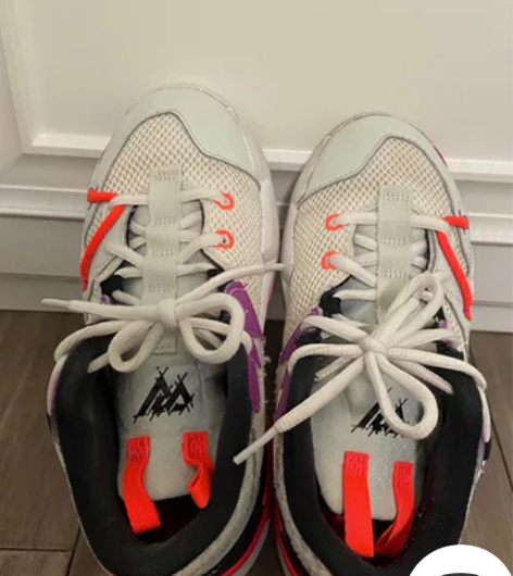 乔丹儿童篮球鞋，内长21厘米，网面透气，商...