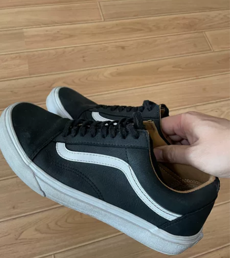 VANS男士黑色板鞋，号码40.5，购入三...