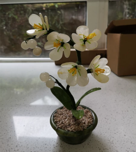 忍痛出售!朋友送我的，天然玉雕兰花摆件，盆...