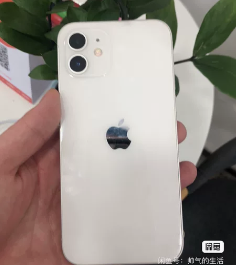 苹果12  国行64g  无任何拆修  边...