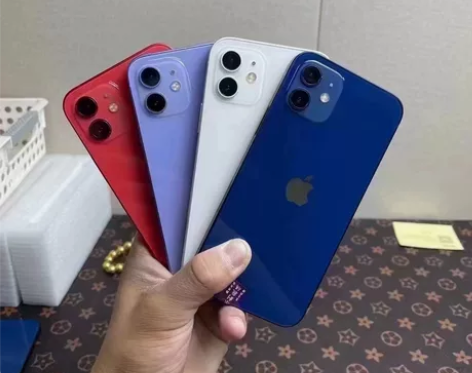 新到 iPhone 12 美版 64 g1...