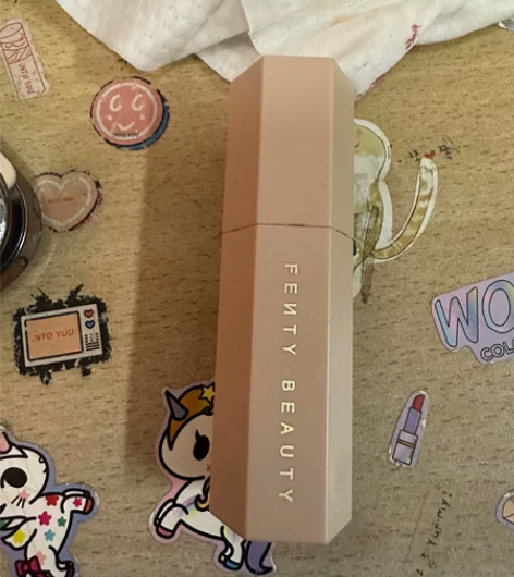 灰调修容  Fenty beauty 蕾哈...