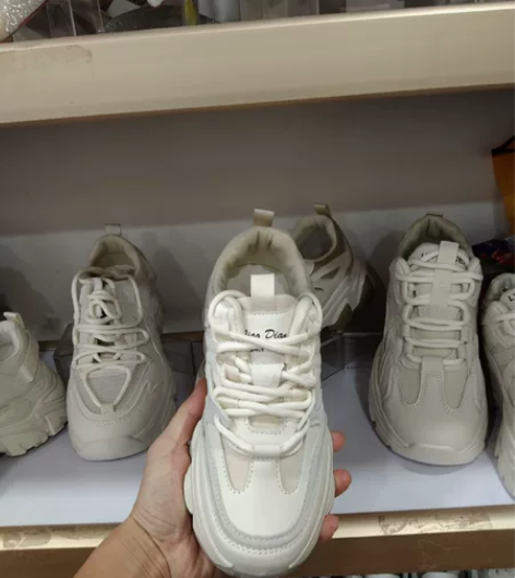 鞋，老爹鞋，运动鞋，全新，实体鞋店断码处理...