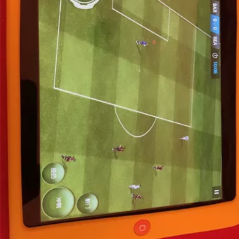 iPad3，越狱版 可以玩很多老游戏。我手...