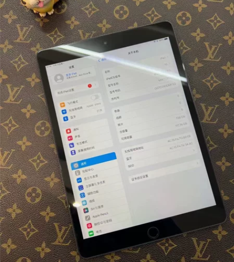 iPad7代国行 128G深空灰色 9成新...