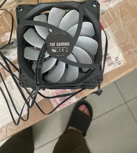 Tuf501机箱rgb风扇，有三个 感兴趣...