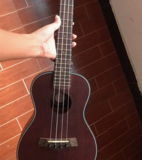 安德鲁23寸尤克里里 感兴趣的话点“我想要...