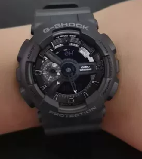 卡西欧黑武士手表限定,喜欢的私聊。盒子吊牌...