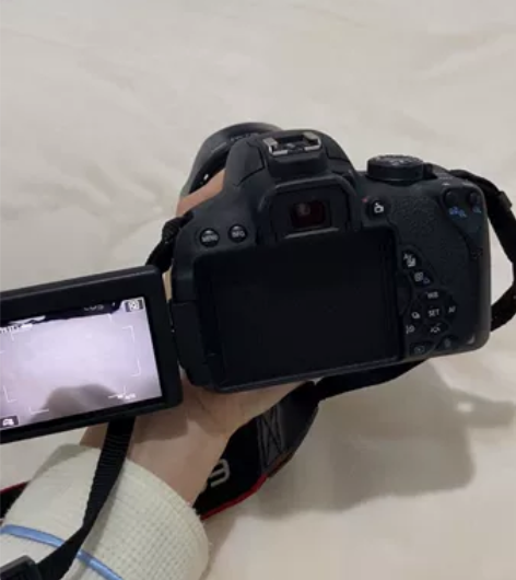 佳能单反700D 包含18-135mm防抖...