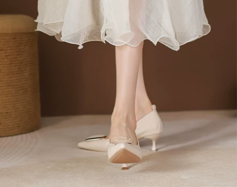 工作鞋女黑色软皮细跟尖头软底单鞋潮杏色软底...