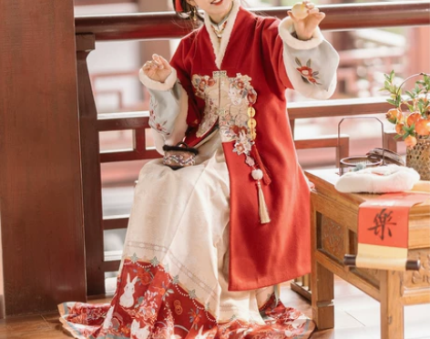 远山乔有钱兔明制汉服冬季新年补袍竖领长衫麂...
