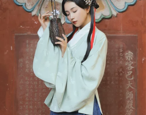 【兰若庭 】汉服 如意松鼠… 豆沙绿全新兰...
