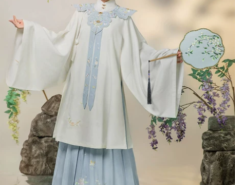 店：九曲澜珊 码：s 程度：仅试穿拍照 入...