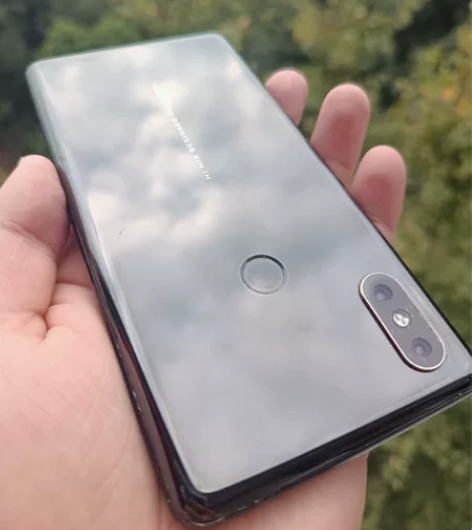 小米mix2s 6+128 黑色，屏幕轻微...