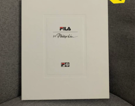 FILA斐乐护腕套装，全新未使用过。 转卖...