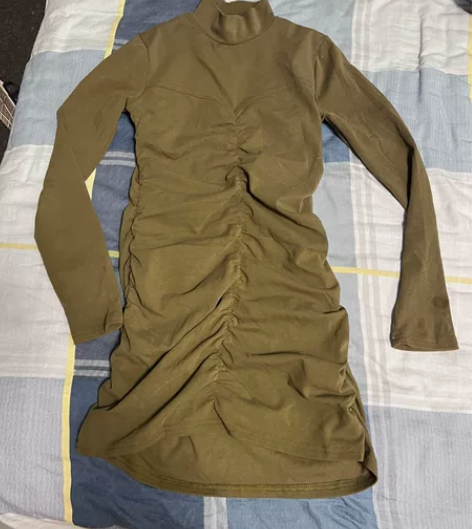 褶皱长袖连衣裙女包臀裙绿色连衣裙 面料很舒...