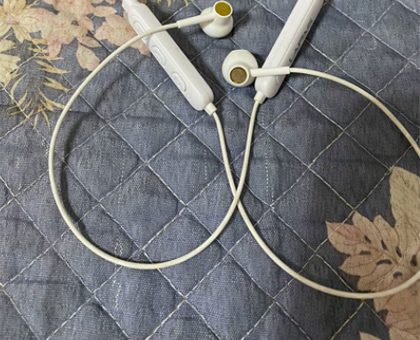 运动耳机用了几次,有充电线,没盒子了 感兴...