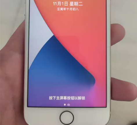 苹果8 国行64 仅换电池 爱思沙漏全...