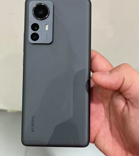 用了六个月的小米12 pro。8+128G...