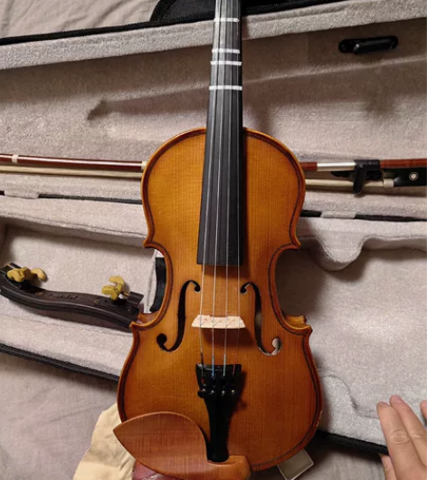 1/4小提琴，完好，无损 拉了四个月，送握...
