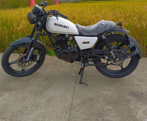 二手摩托车网红铃木复古125CC  九成新...
