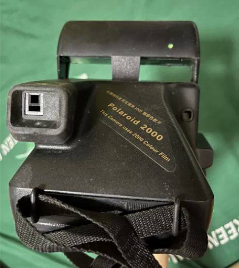 出宝丽来相机和相纸 之前有阵子很喜欢机子就...