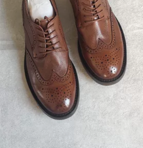 布洛克雕花男鞋 面料:头层牛皮 内里:猪皮...