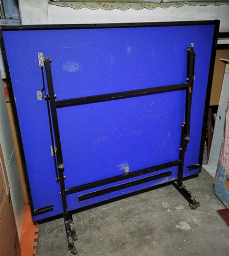 乒乓球桌出售,家里没地方放了,闲置。标准桌...