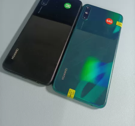 华为畅享10e （85微瑕）4+64	  ...