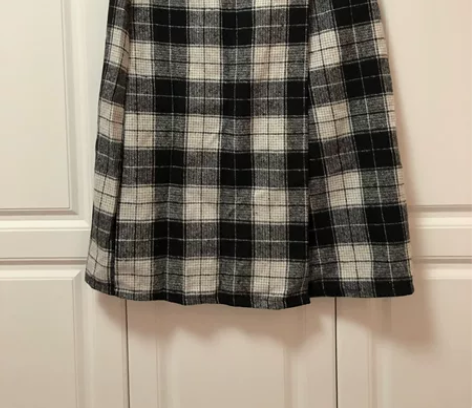 毛呢a字裙半身裙 ，体重125斤之内20元...