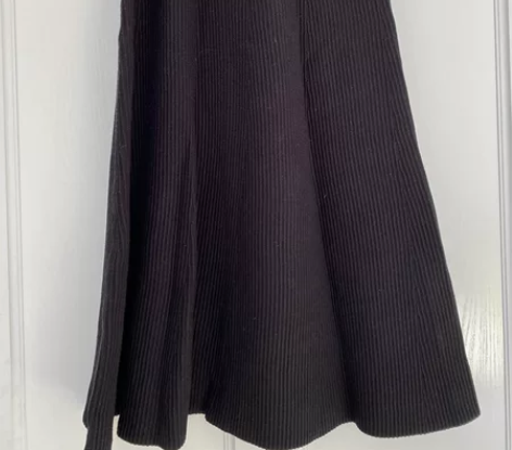 黑色针织长款大摆裙，均码，130斤可穿，有...