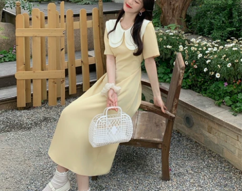 双层娃娃领连衣裙，气质款，很温柔的奶茶色，...